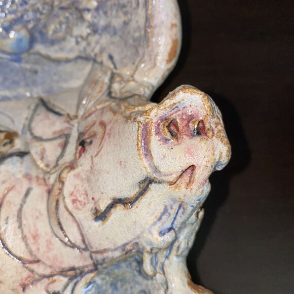 Handmade Pottery Plate With 3-D Pigs Running Through Wheat Field Glazed Signed - Picture 7 of 16